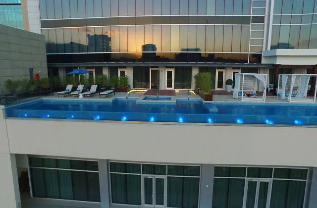 Real InterContinental Santo Domingo piscina en el techo